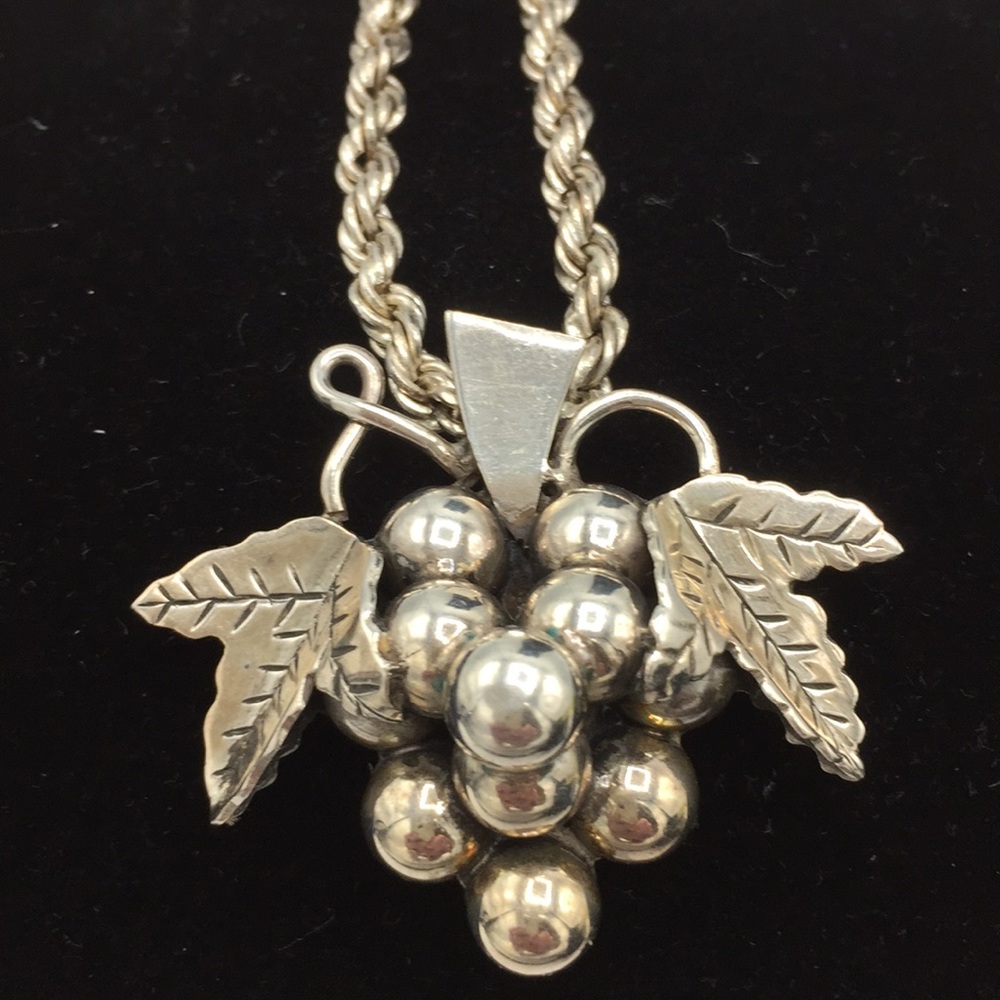 Sterling Silver Solid Rope Chain and Grape Pin - Picture 5 of 6